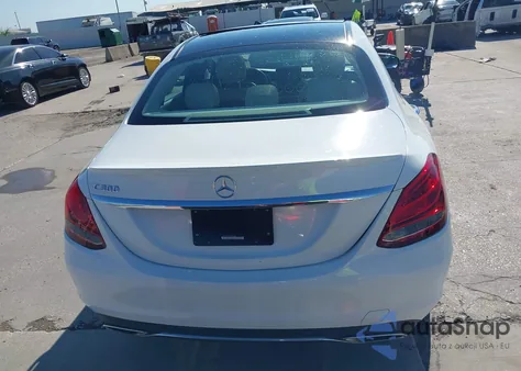 2016 Mercedes-Benz C 300 Luxury/Sport из США, поврежденный, VIN 55SWF4JB3GU158343